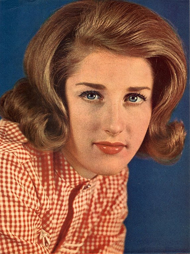 leslie gore