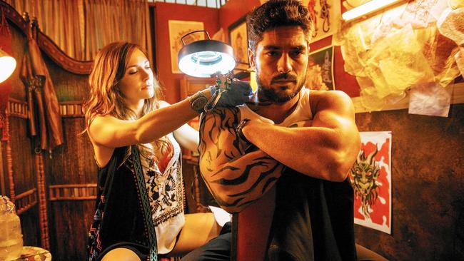 dusk-dawn-cotrona