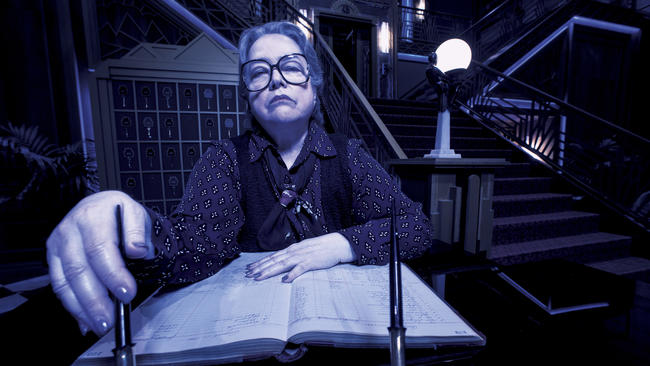 american-horror-story-kathy-bates-pro-001